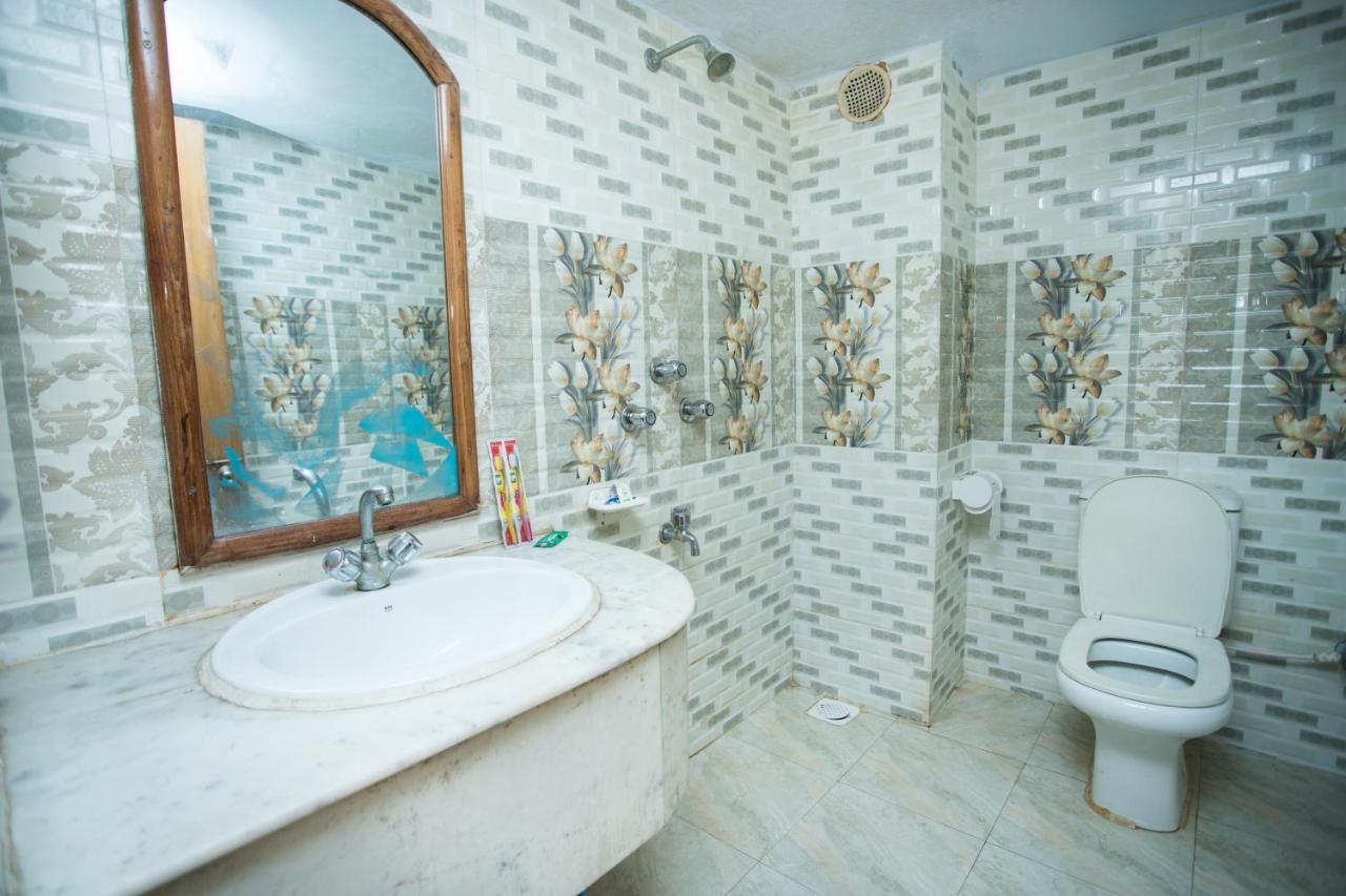 Hotel Mishuk Cox's Bazar Extérieur photo